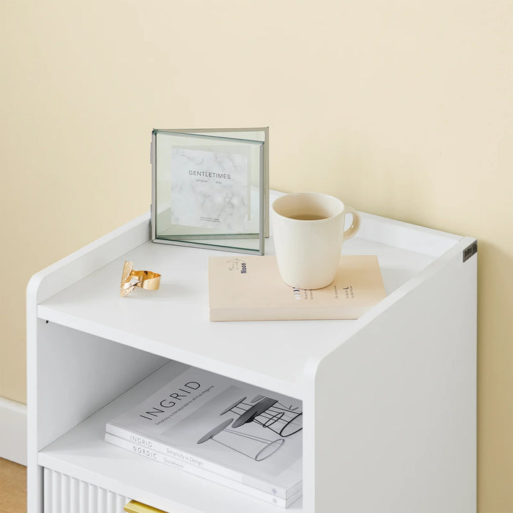 Moderne natbord med skuffe og opbevaringsrum – hvidt sidebord til soveværelse og stue, mål 40 x 40 x 51 cm