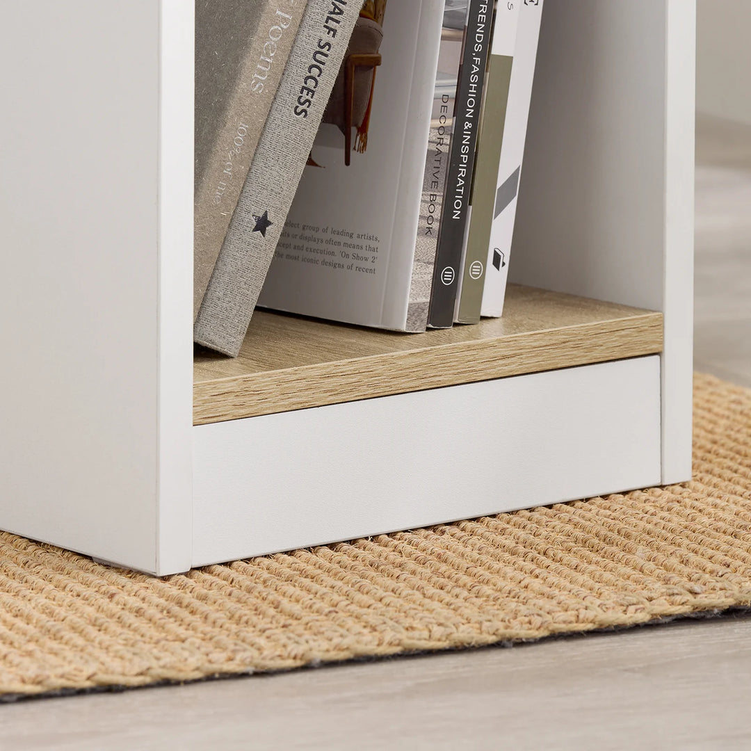 Smalt natbord i hvid med skuffe og hylde – moderne sidebord til soveværelse og stue, 20 × 35 × 60 cm