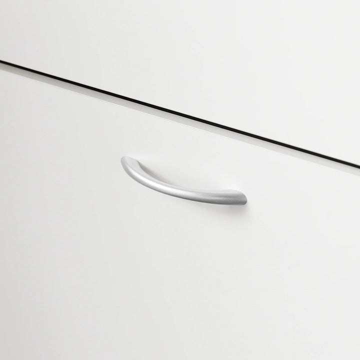 Elegant og minimalistisk skoskab i nordisk design, 60x24x115 cm, hvid