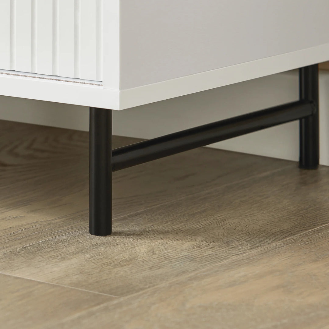 Smukt entrésæt med en kommode/skoskab og en skobænk, skandi-stil, hvid