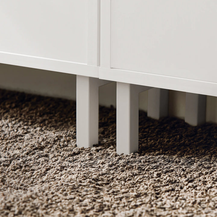 Minimalistisk skoskab i skandi-stil, B50 x D19 x H129 cm, hvid