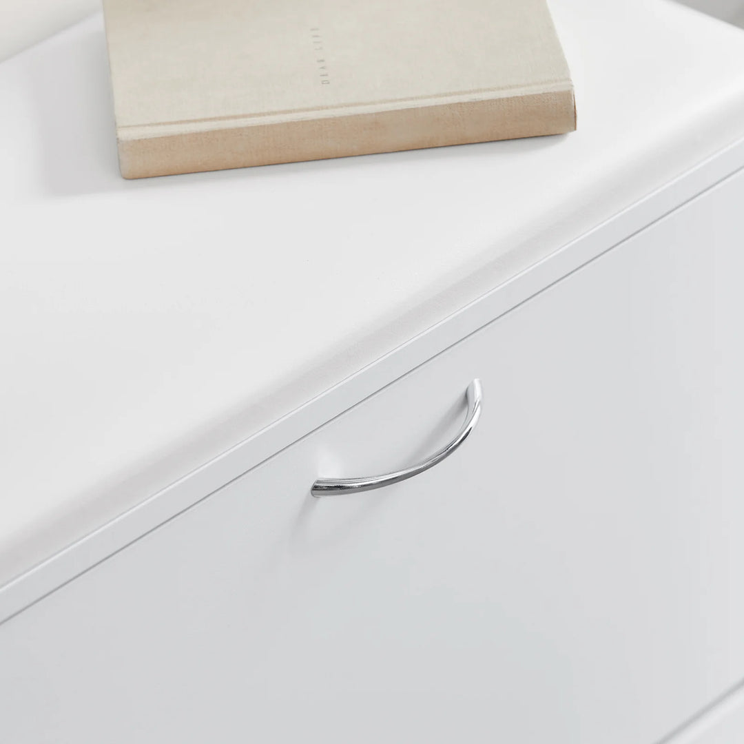 Organisér din entré med denne moderne og alsidige skobænk, B60 x D30 x H48 cm, hvid