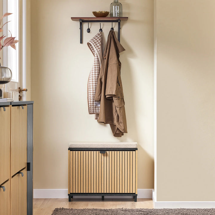 Gør din entré stilfuld og organiseret med en elegant skobænk, D24xB60 cm