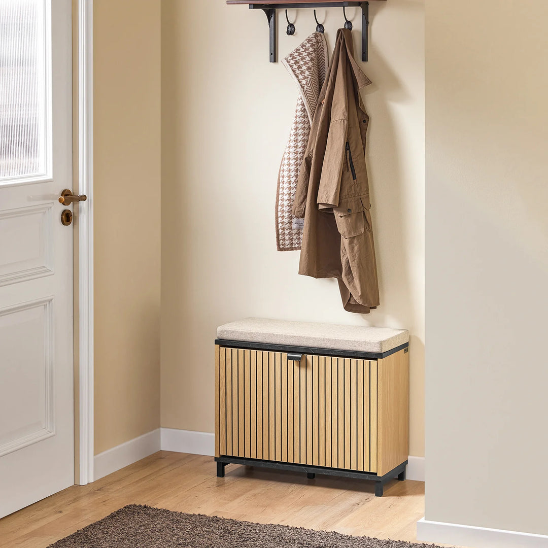 Gør din entré stilfuld og organiseret med en elegant skobænk, D24xB60 cm