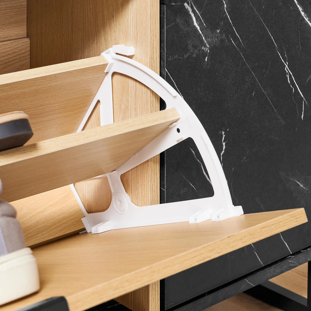 Elegant og pladsbesparende skoskab (90 x 88 x 24 cm) i sort og naturfarve