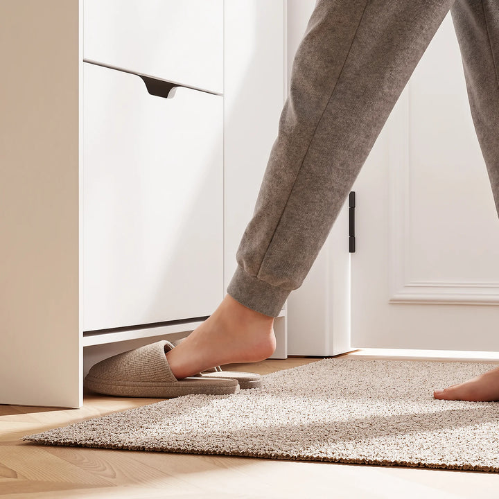 Ekstra smalt skoskab, kun 24,1 cm dybt, nordisk design