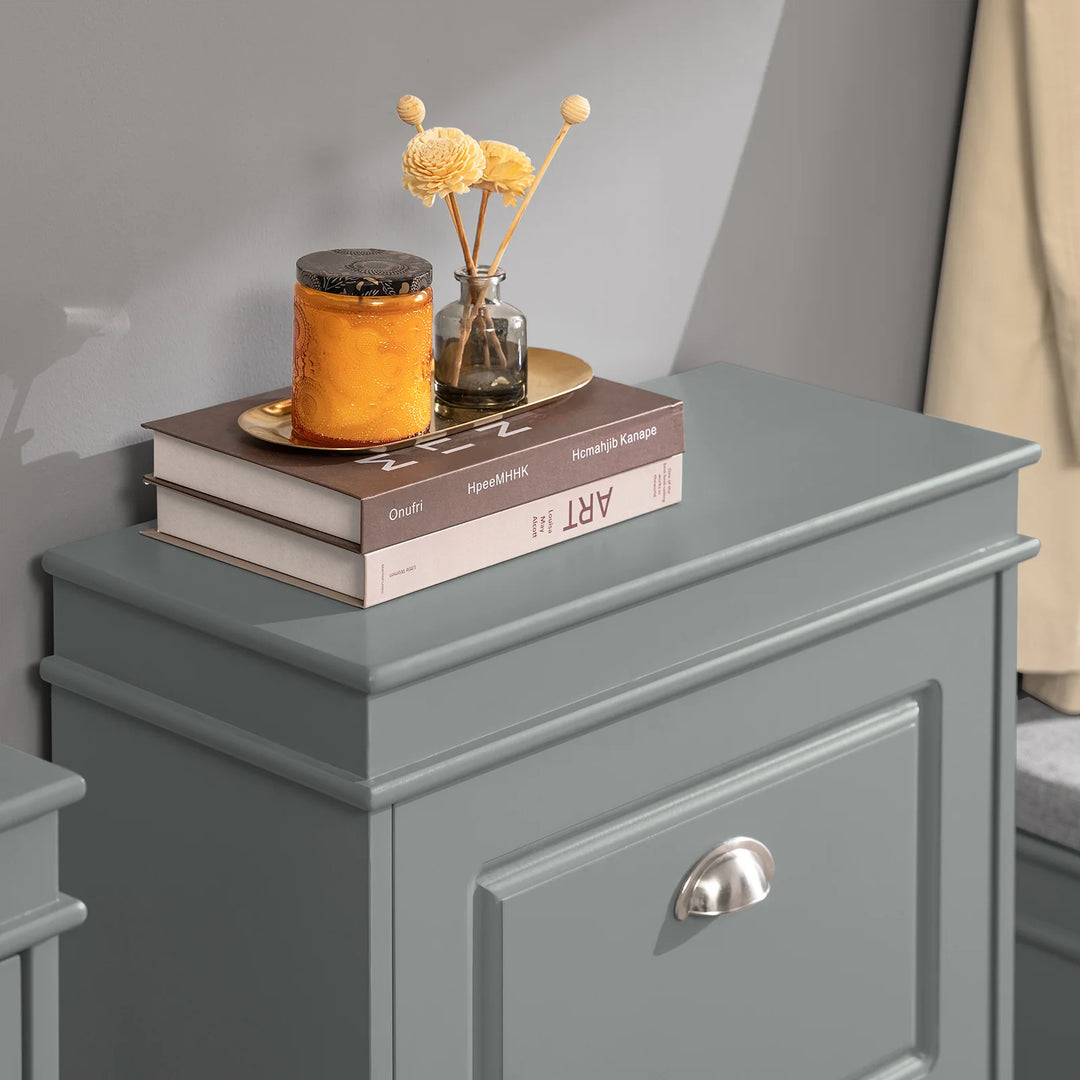 Slankt og elegant skoskab, B53 x D24 x H82 cm, grå