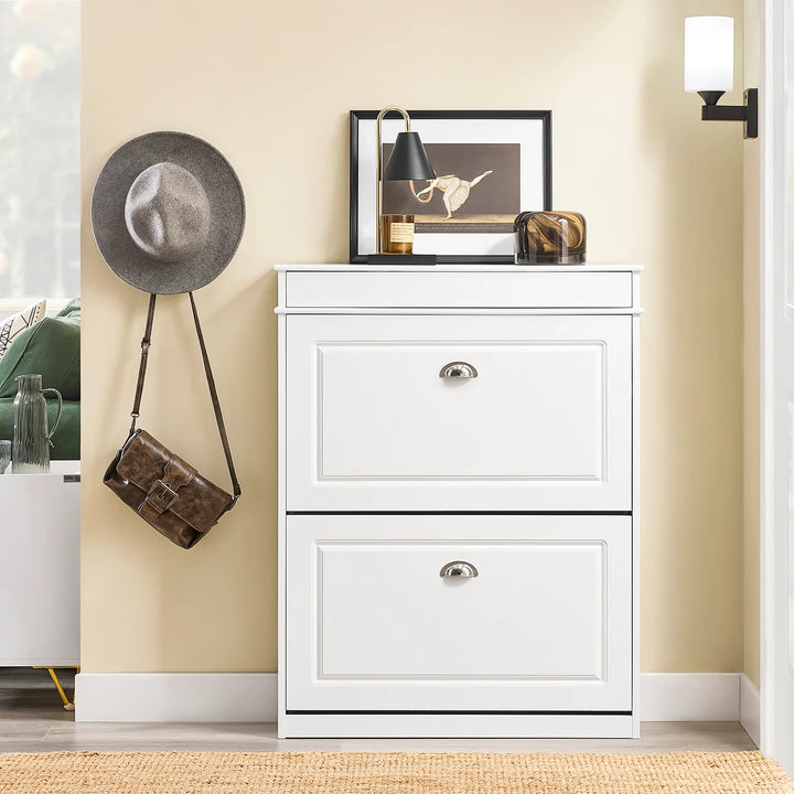 Elegant og pladsbesparende skoskab i hvid (75 x 24 x 96 cm)