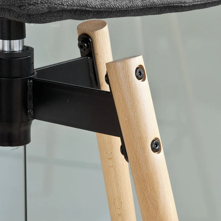 Moderne barstol med grå hynde, ben i bøgetræ, B38 x D36 x H98 cm