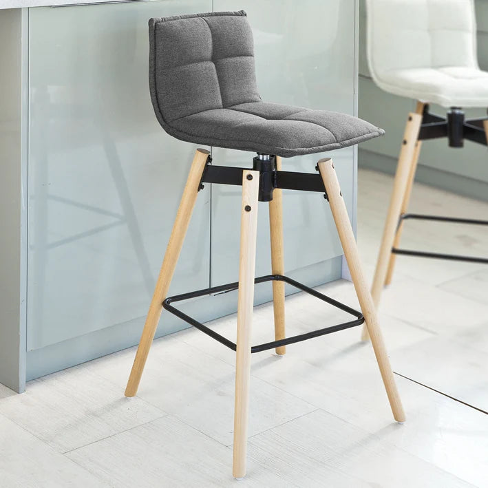 Moderne barstol med grå hynde, ben i bøgetræ, B38 x D36 x H98 cm