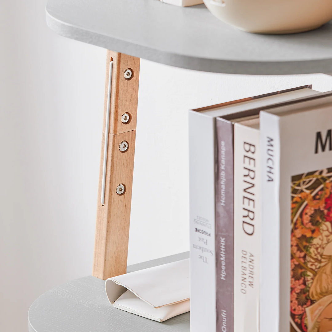 Smuk og elegant stigereol med 4 hylder, L44xH169xB39 cm, lysegrå