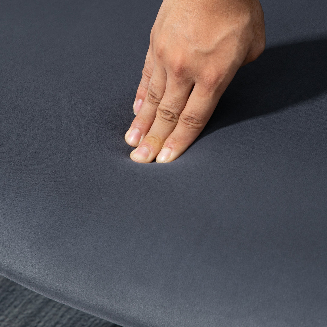 Lænestol med fodskammel, op til 120 kg. knapsøm, mørkegrå