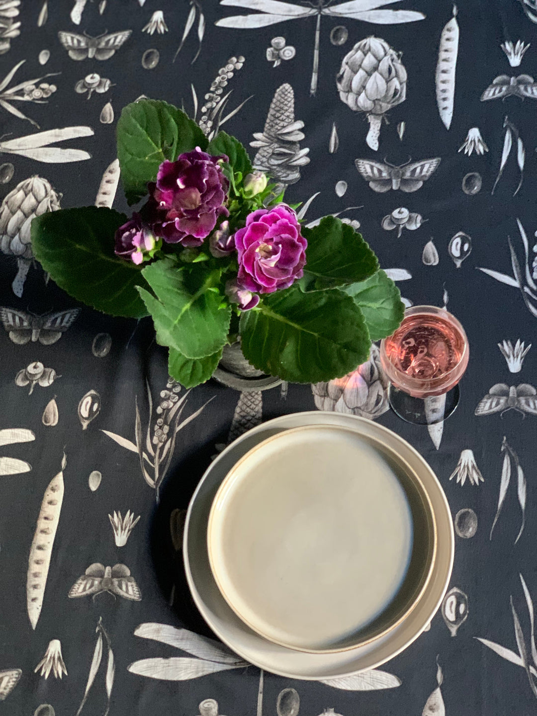 Bordløber i 100% bomuld, Seeds Carbon kollektion