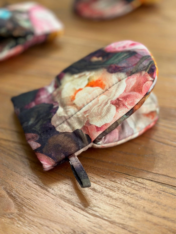 Lille ovnhandske med dobbelt uldfyld i 100% bomuld, Francine Black kollektion