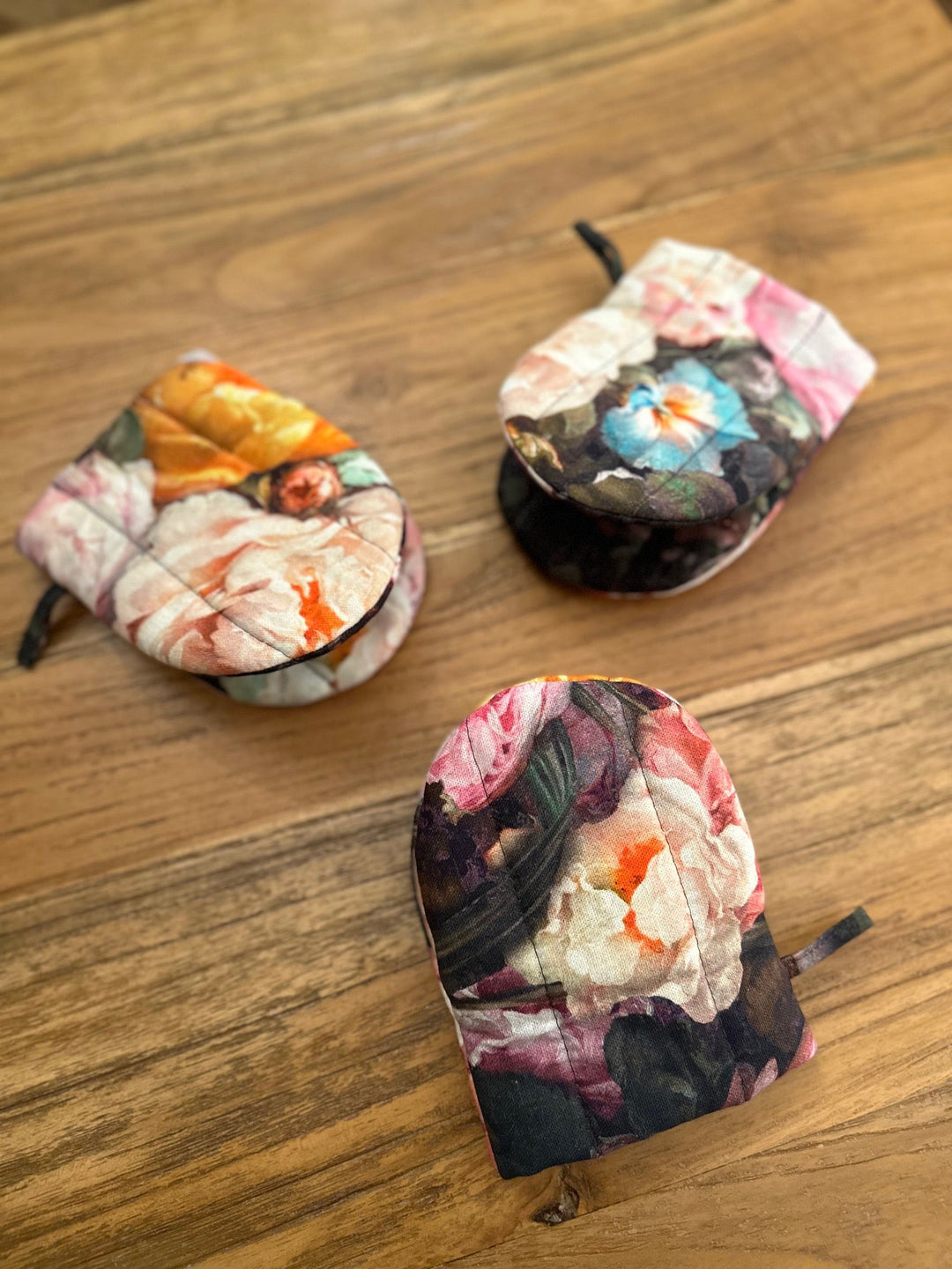 Lille ovnhandske med dobbelt uldfyld i 100% bomuld, Francine Black kollektion