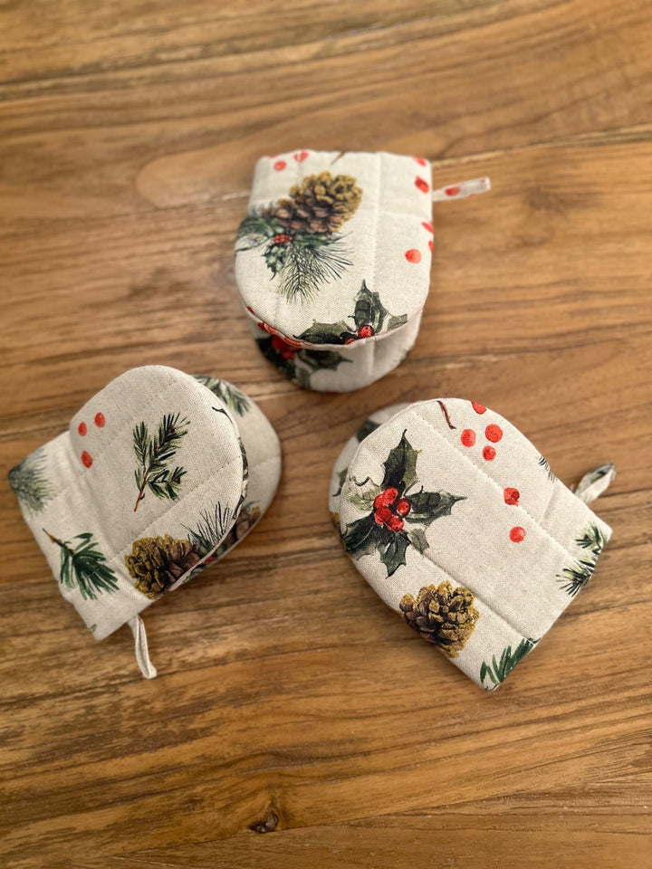 Lille ovnhandske / grydeluffe til jul med dobbelt uldfyld, hør-bomuld blanding, trykt | Golden Pine