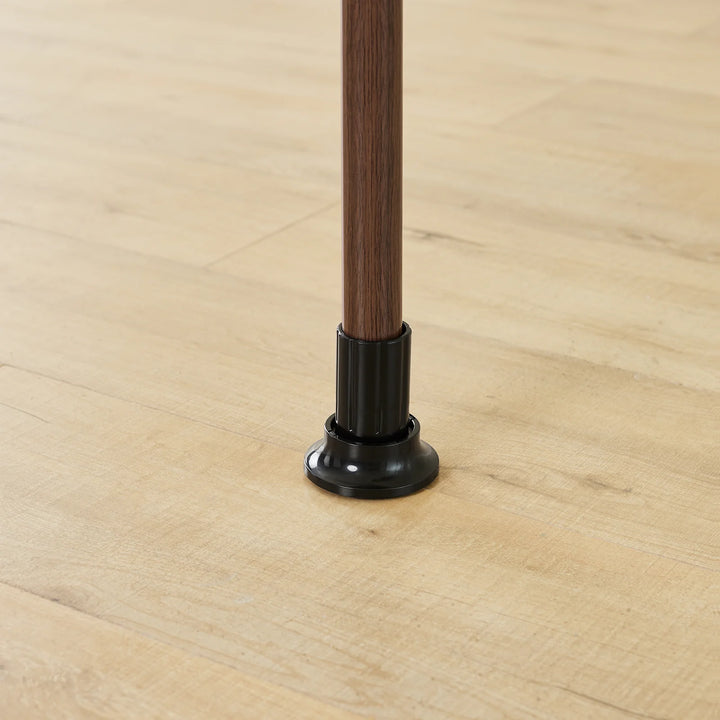 Teleskopisk tøjstativ i brun – robust, justerbar åben garderobe med tøjstænger og hylder