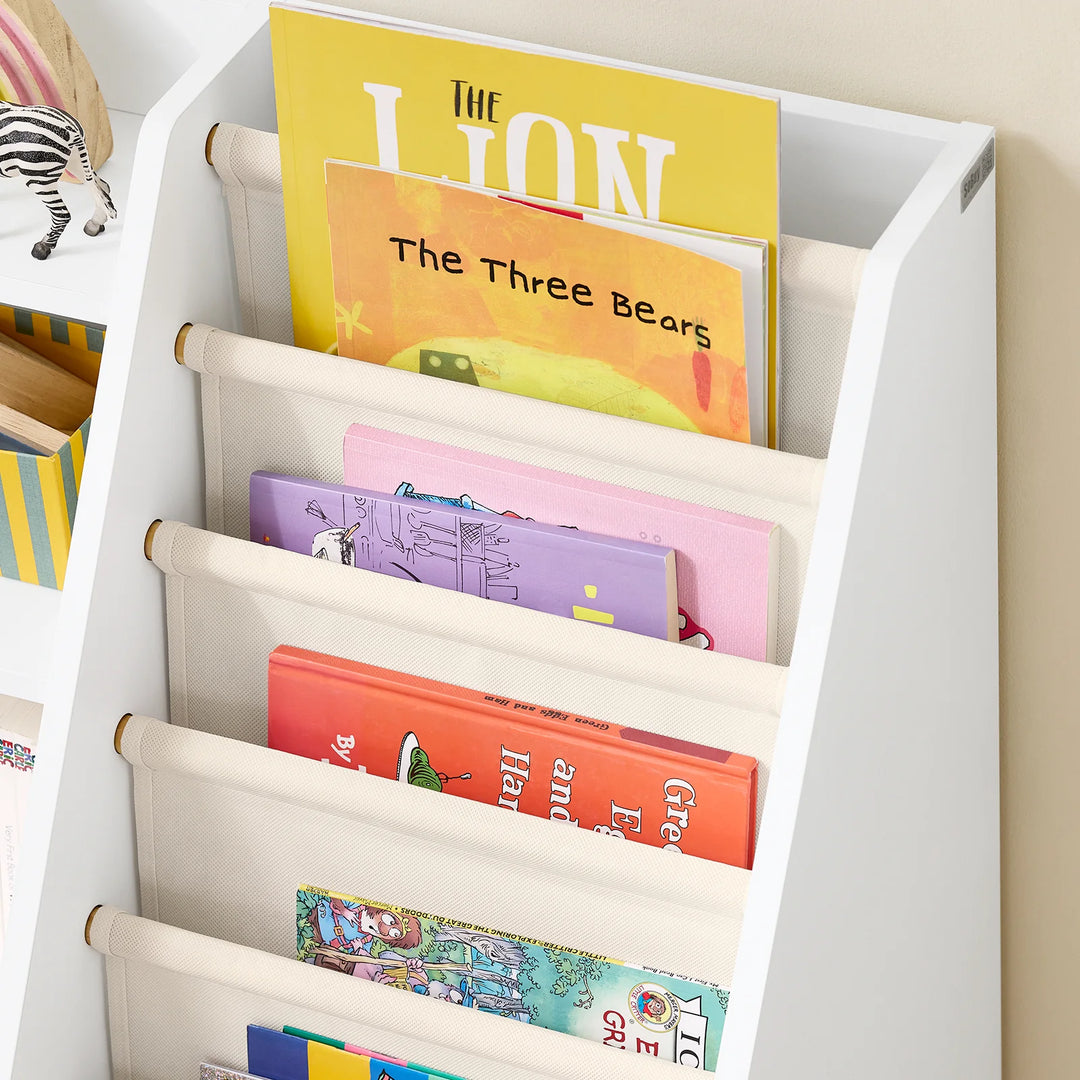 Hold børneværelset ryddeligt med denne funktionelle bogreol (B80 x D40 x H80 cm) i hvid