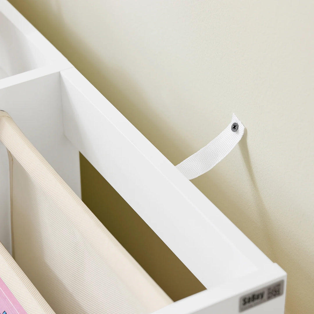 Hold børneværelset ryddeligt med denne funktionelle bogreol (B80 x D40 x H80 cm) i hvid