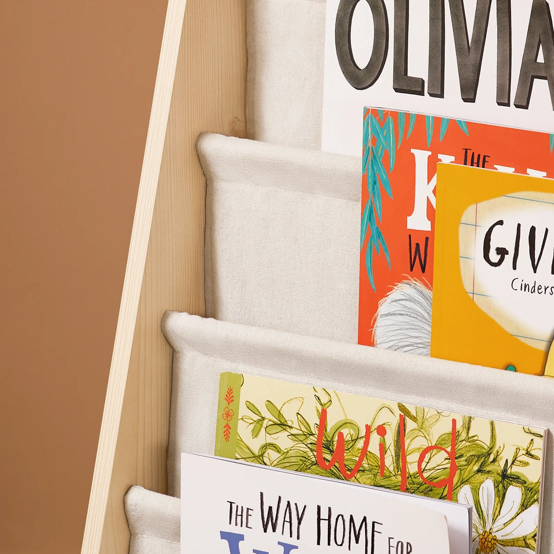 Hyggelig børnebogsreol, B63 x D28 x H76 cm, hvid