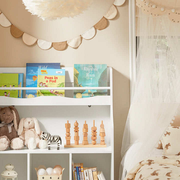 Giv børneværelset en opgradering med den minimalistiske bogreol i hvid (B80 x D32 x H120 cm)