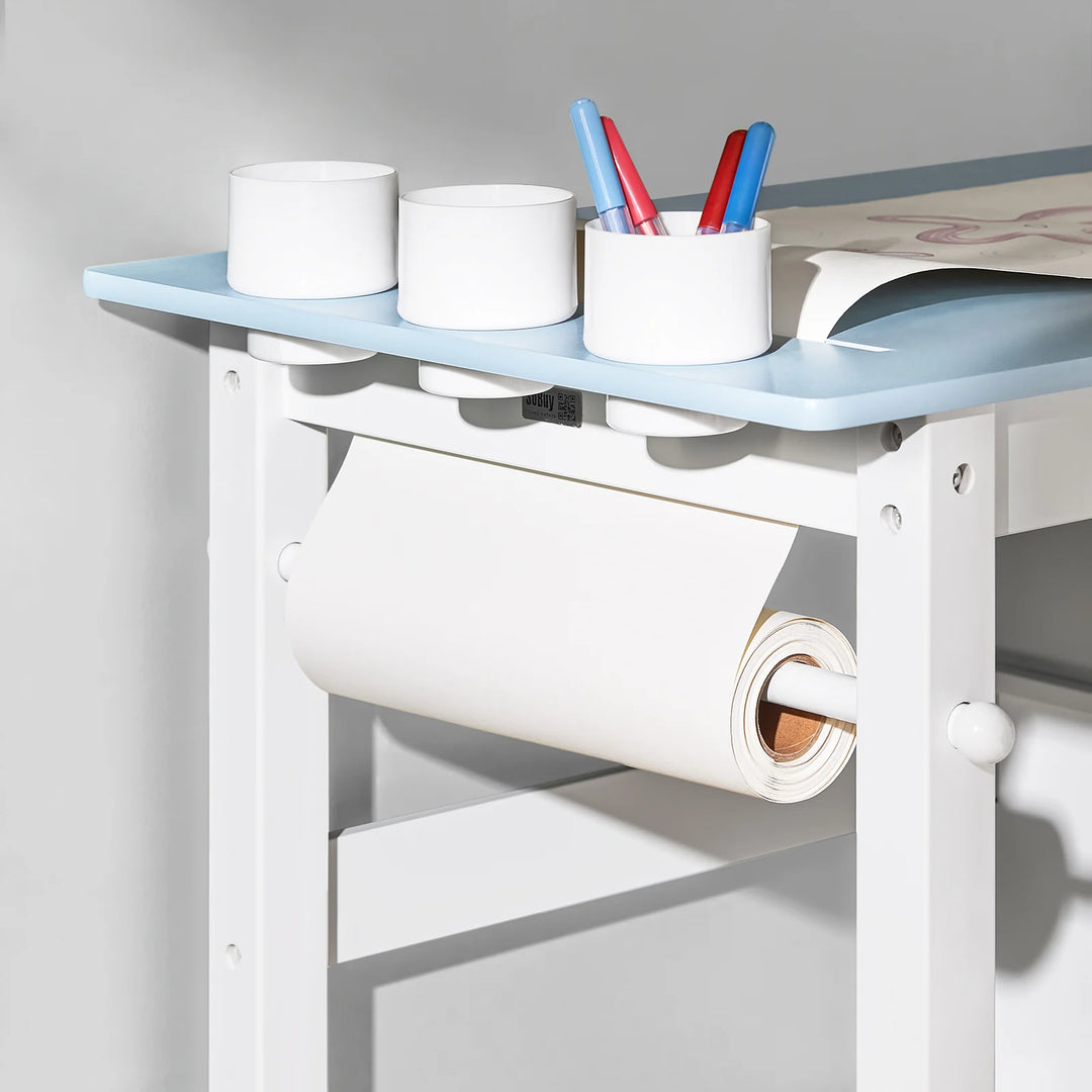 Elegant skrivebordssæt til børn med dekorationer i blå/hvid