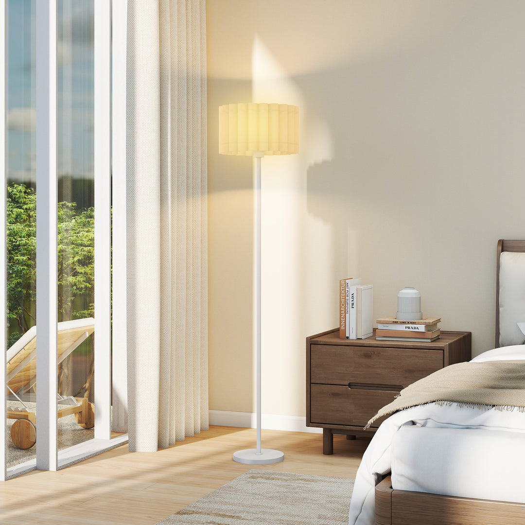 Gulvlampe i retrostil med plastikskærm og fodkontakt, metalstang, hvid