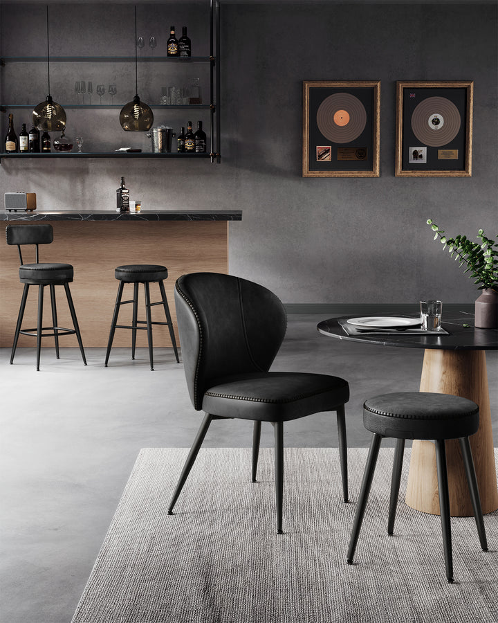 Sæt med 2 styks stilsikre barstole med 360° drejefunktion, kunstlæder, sort