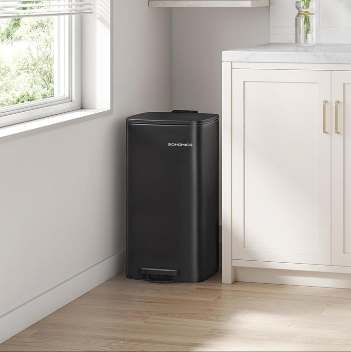 30L køkken affaldsspand i blæk sort, med indvendig spand, soft close låg og holde åbent funktion