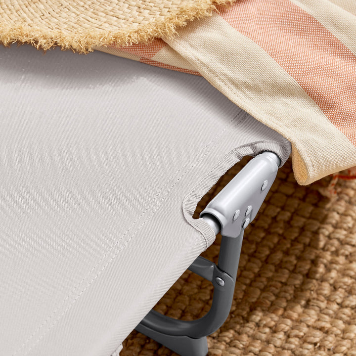 Foldbar solstol med nakkepude – til have og altan, beige
