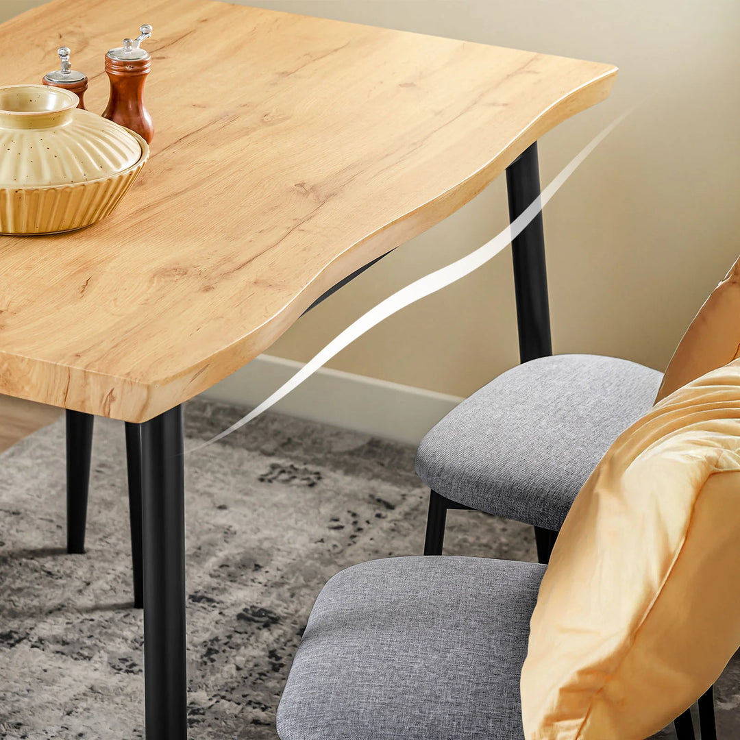 Elegant spisebordssæt til 4 personer – perfekt til små rum