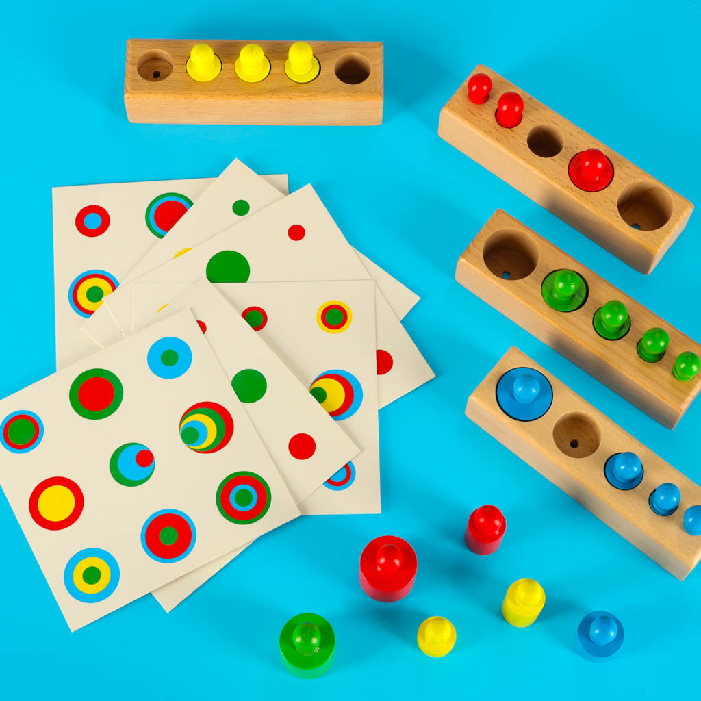 Vægte træcylindre Montessori farverige