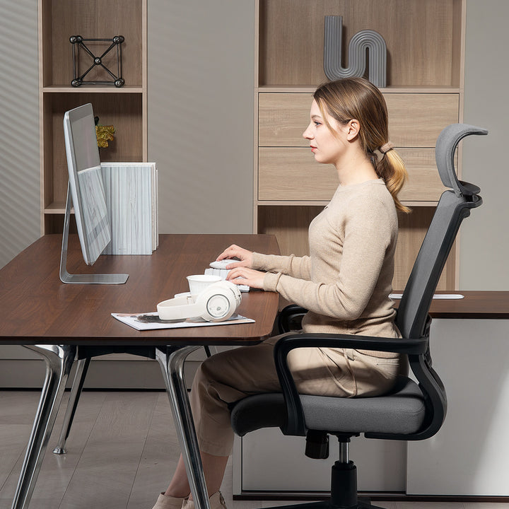 Kontorstol med blødt ryglæn, hjul, armlæn, højdejusterbar kontorstol, syntetisk uld, grå