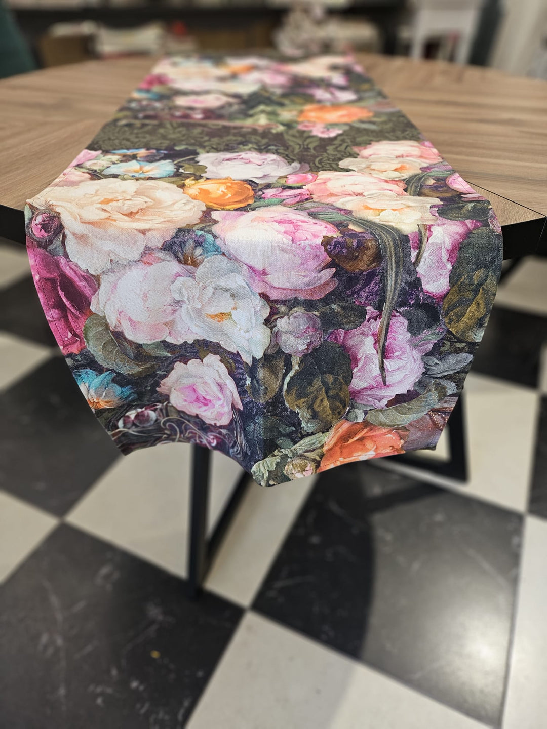 Bordløber i 100% bomuld, med kvaster og uden kvaster, Francine Black kollektion