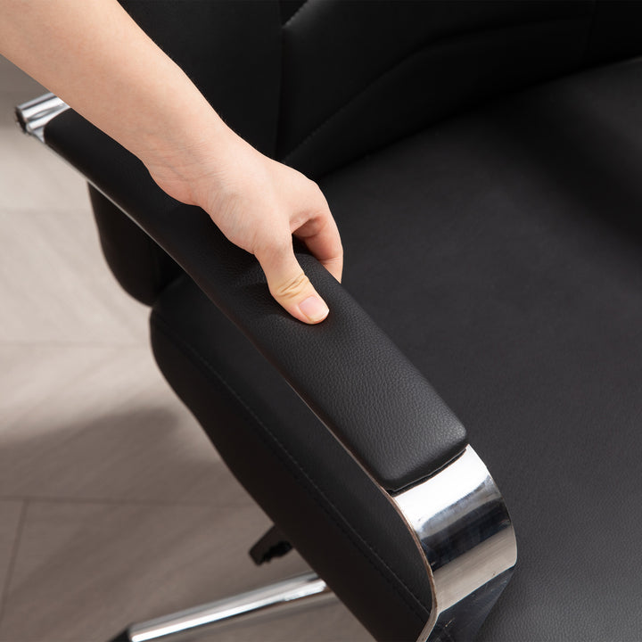 Kontorstol i læderlook, højdejusterbar, polstret ryglæn, sort