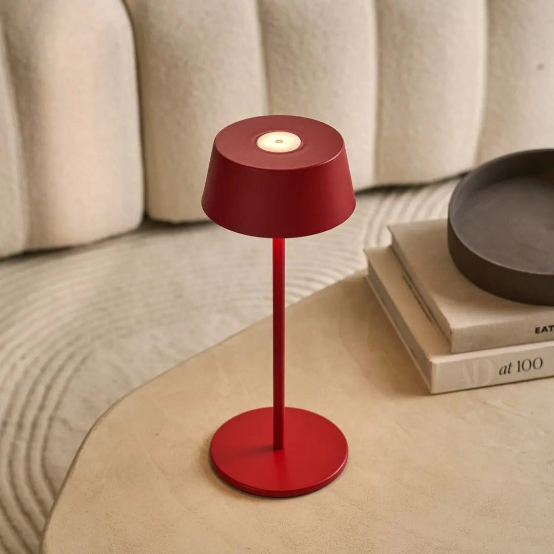 Hugo Berry Red genopladelig bordlampe