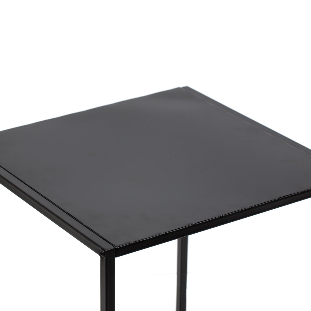 HAGEN industrielt sidebord i sort metal
