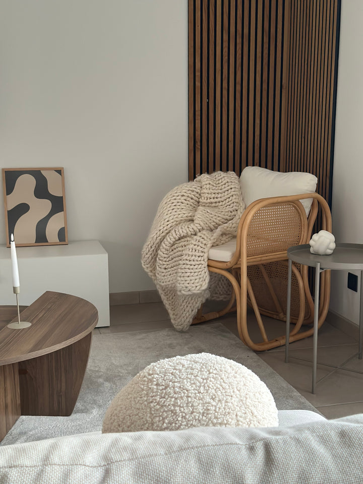 MOROTAI Lænestol i naturlig rattan og beige stof