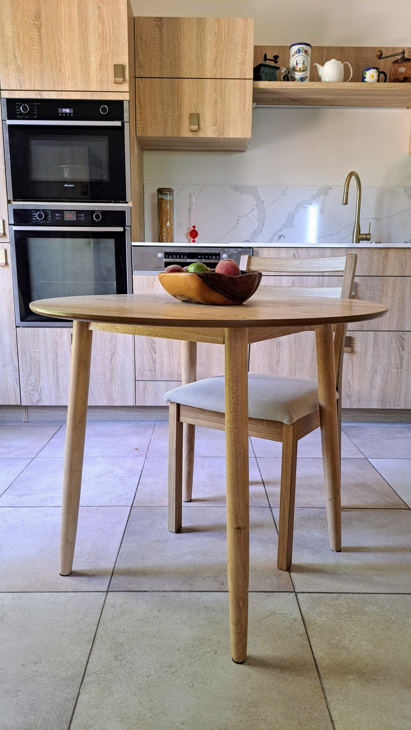 TRADITION spisebord i fyrretræ – naturlig varme og rustikt design