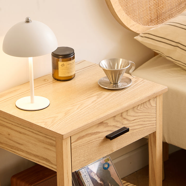 TENDO sengebord i træ og reb – naturlig charme og nordisk elegance
