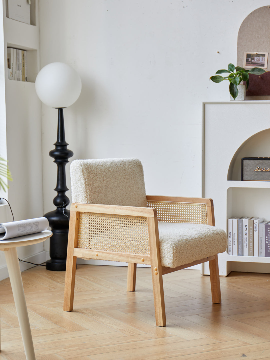 BORGO ood loungestol i rattan og bouclé hvid