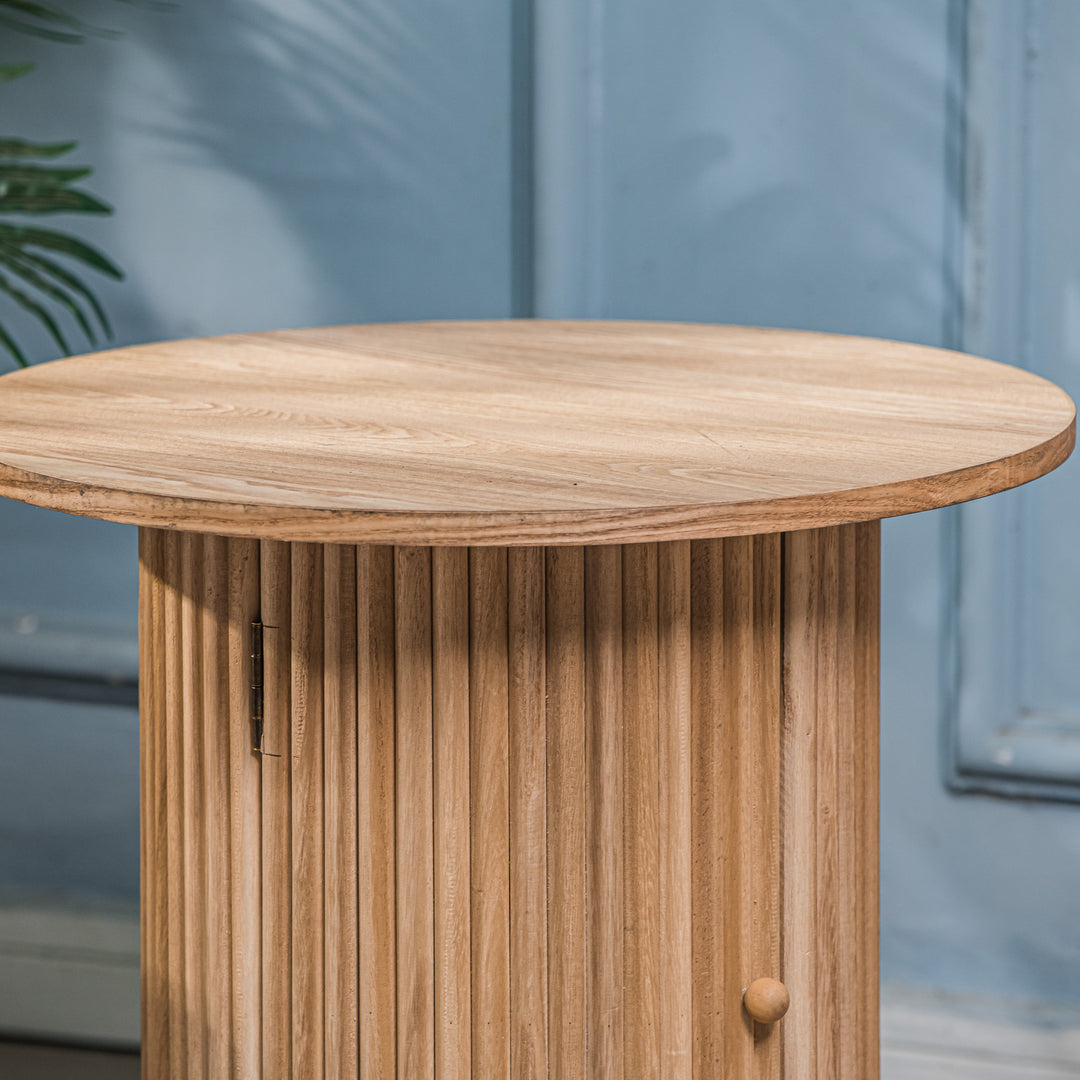 TRINIDAD sidebord i fyrretræ – enkelt design og naturlig charme