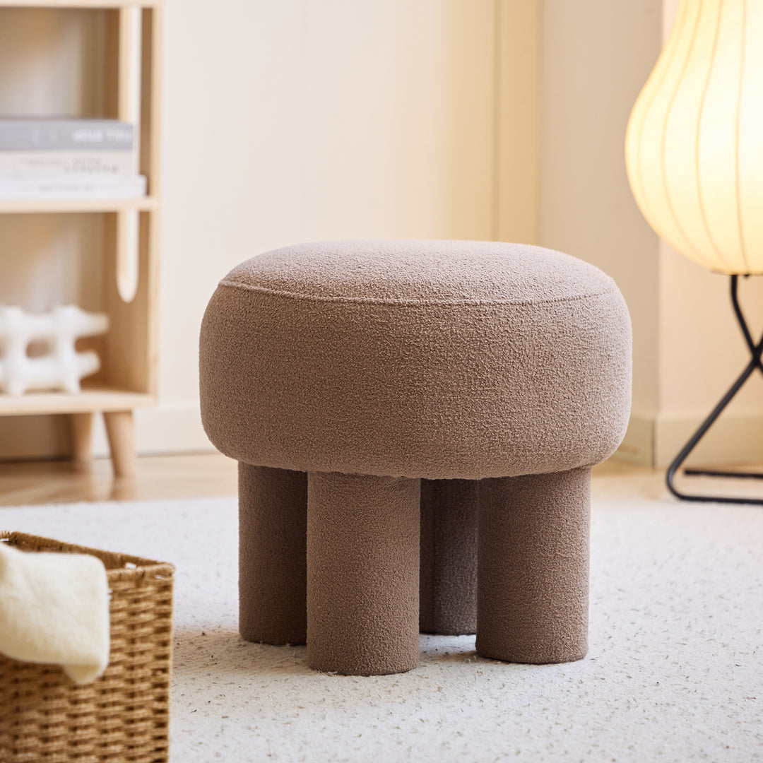 ARHUS Taupe Bouclé Stuepuf i skandinavisk stil