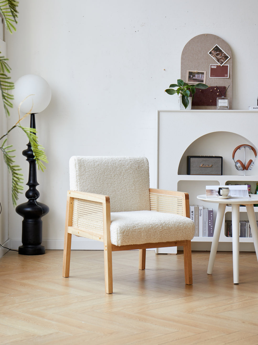 BORGO ood loungestol i rattan og bouclé hvid