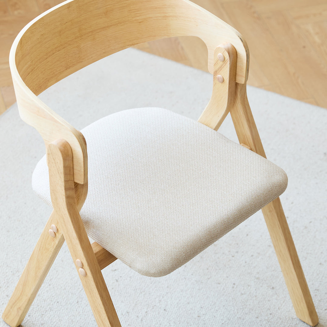 PORI Sæt med 2 skandinaviske spisestole i massivt træ og beige stof