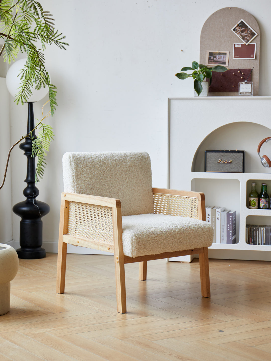 BORGO ood loungestol i rattan og bouclé hvid