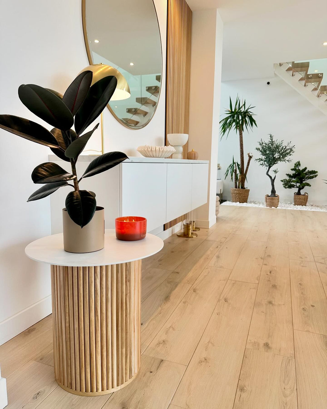 TRINIDAD sidebord i fyrretræ – stilrent design til dit hjem