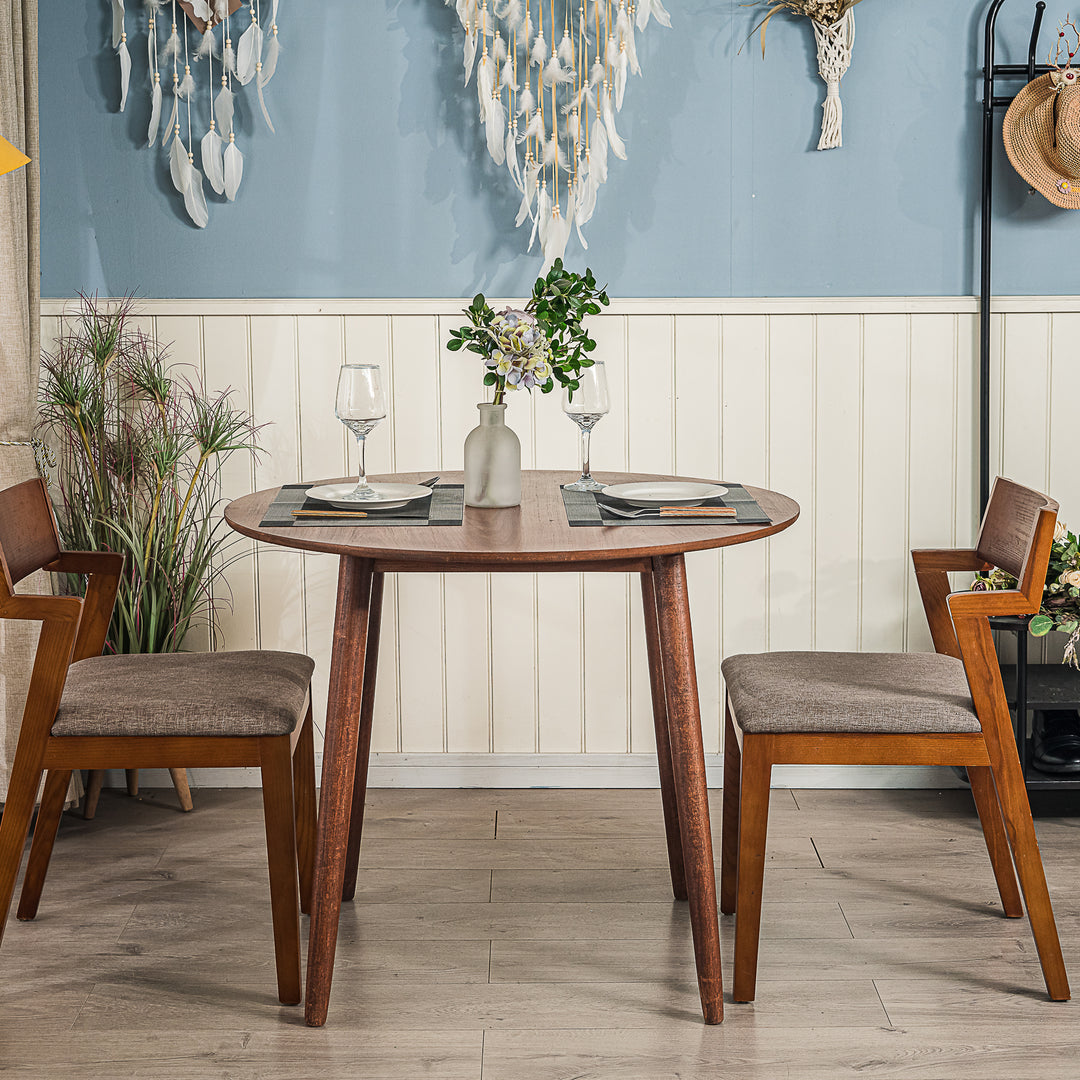 TRADITION spisebord i fyrretræ – rustik charme og plads til brand