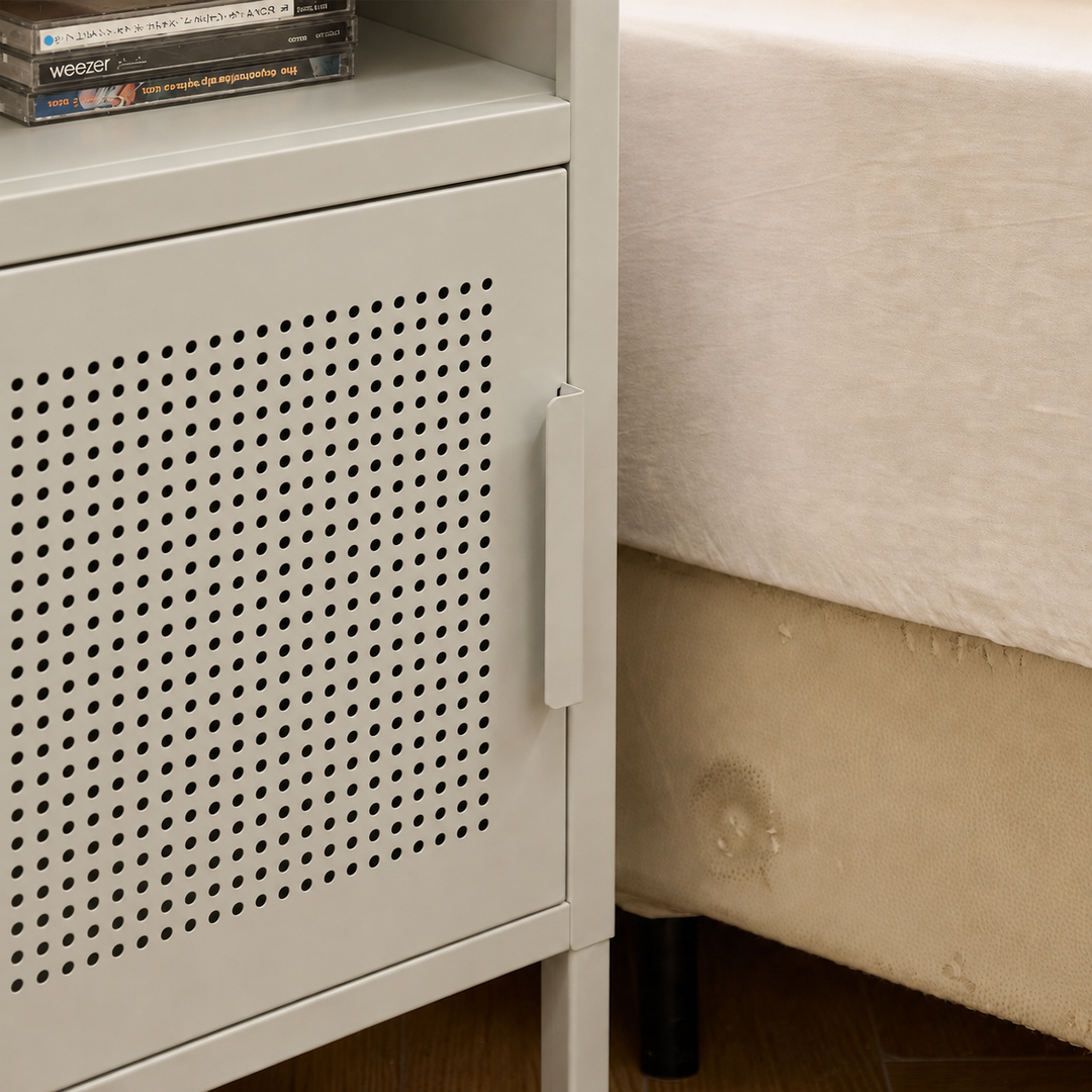 BODEN Natbord i metal med 1 dør, beige