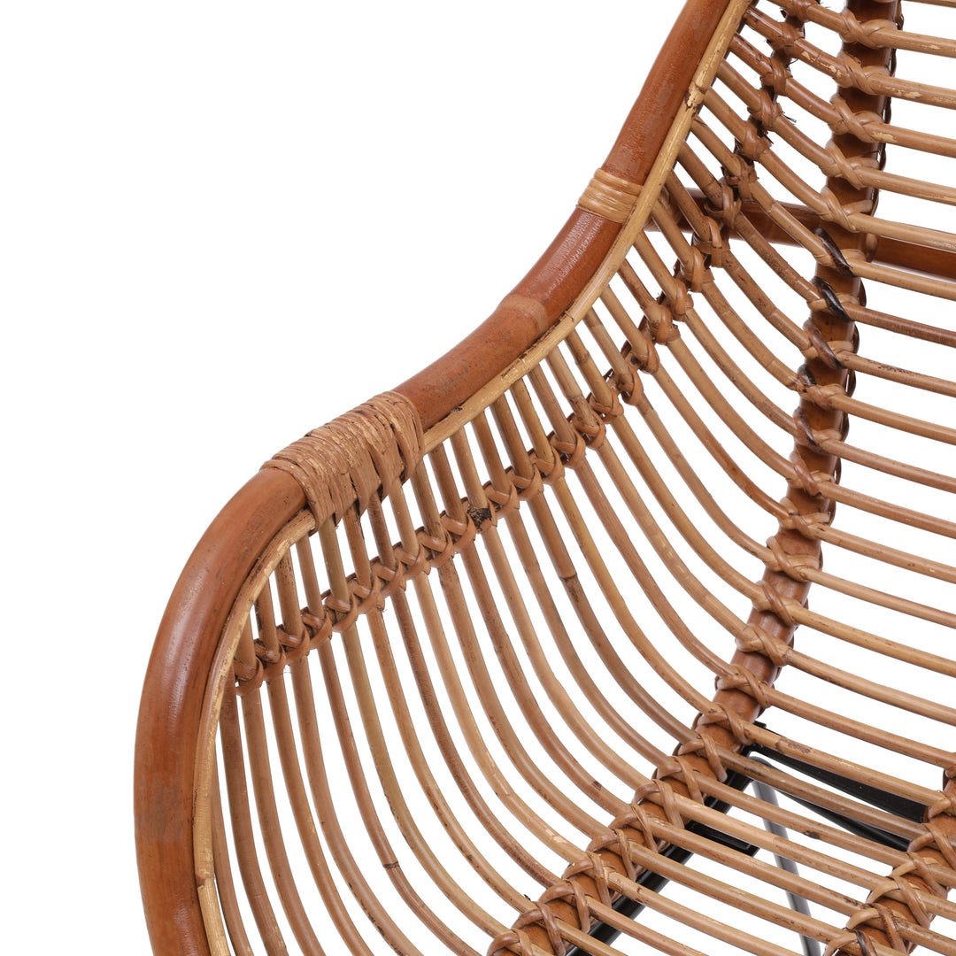 JAIPUR Sæt med 2 spisebordsstole i metal og naturlig rattan